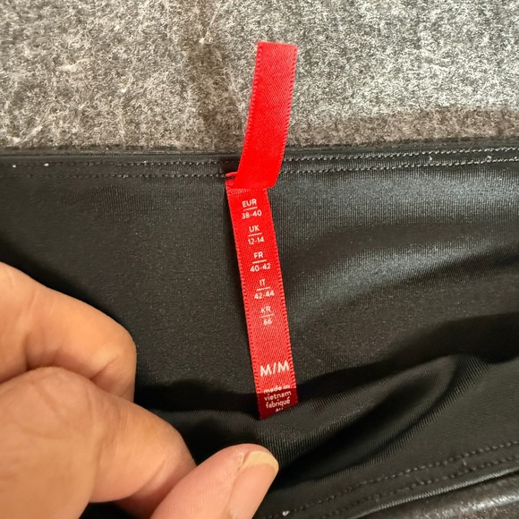 Spanx Faux Leather Moto Leggings Black High Waist Ribbed Panels Medium M - Picture 2 of 9